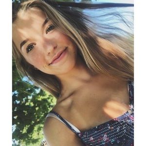 Meet your Posher, Brooke